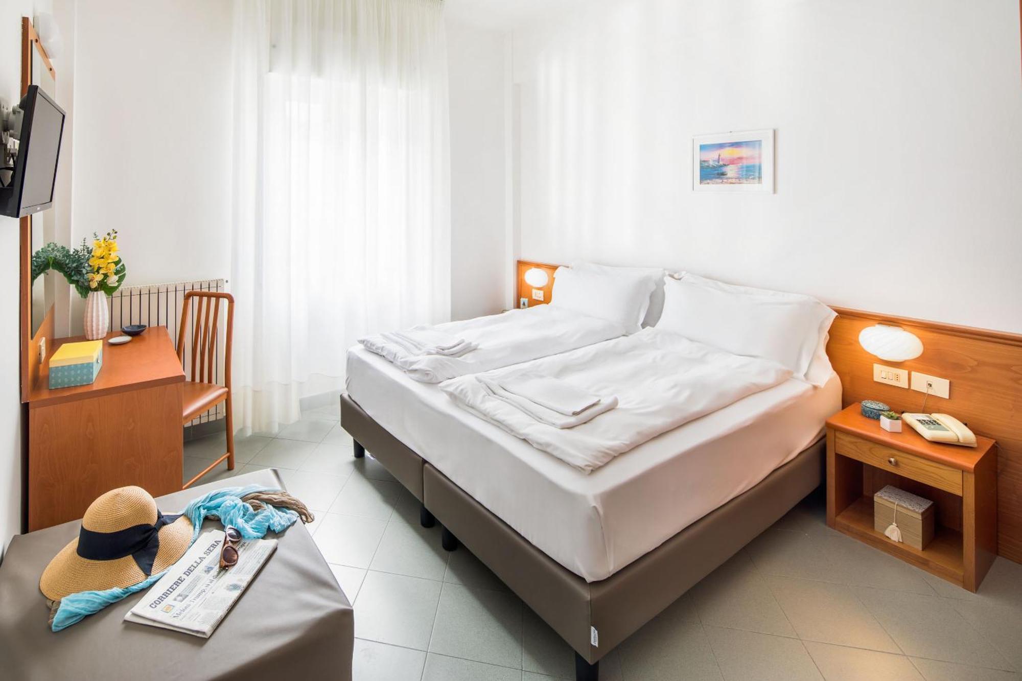 Hotel Tritone Лайгуэлья Экстерьер фото