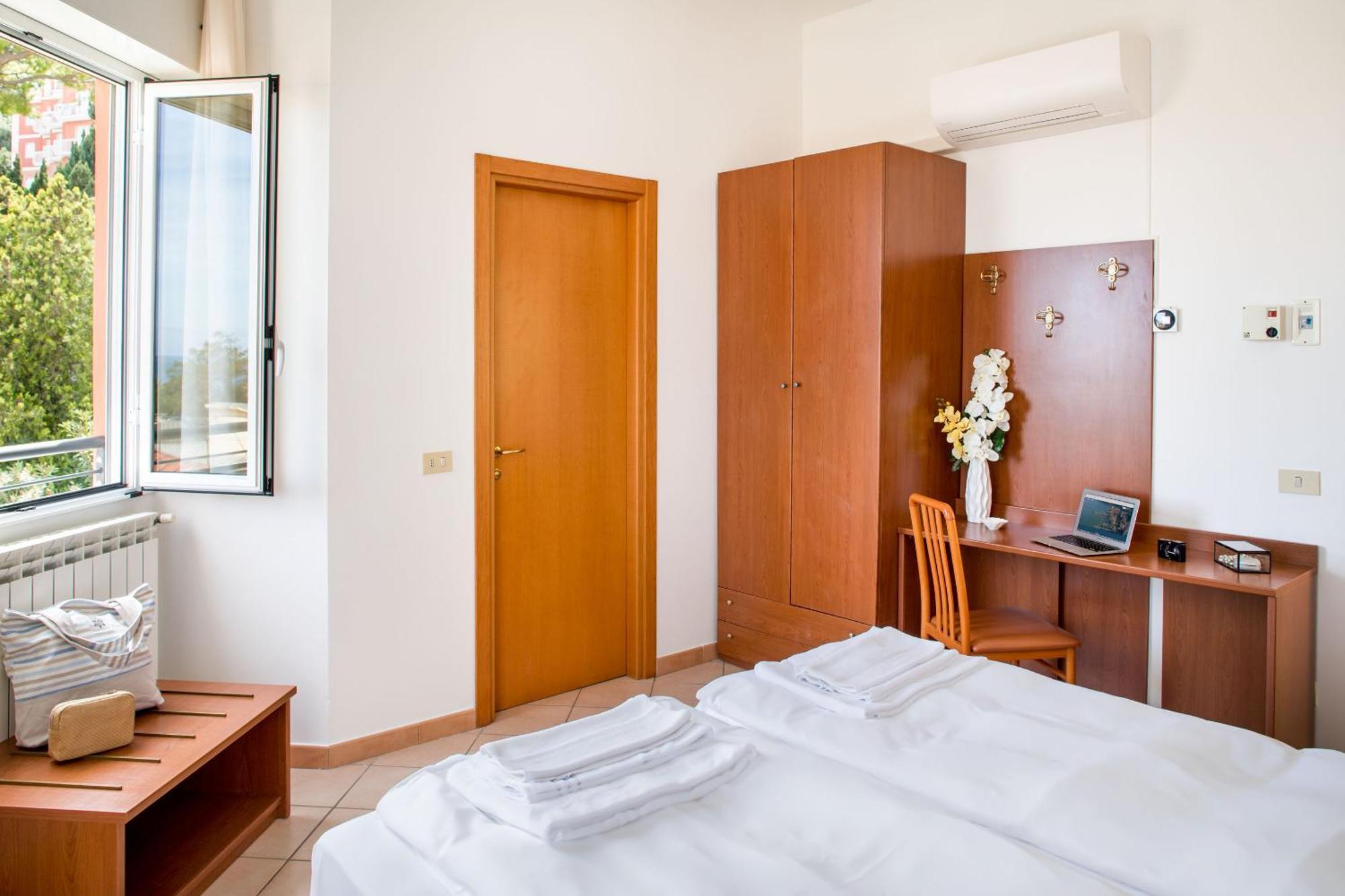 Hotel Tritone Лайгуэлья Экстерьер фото