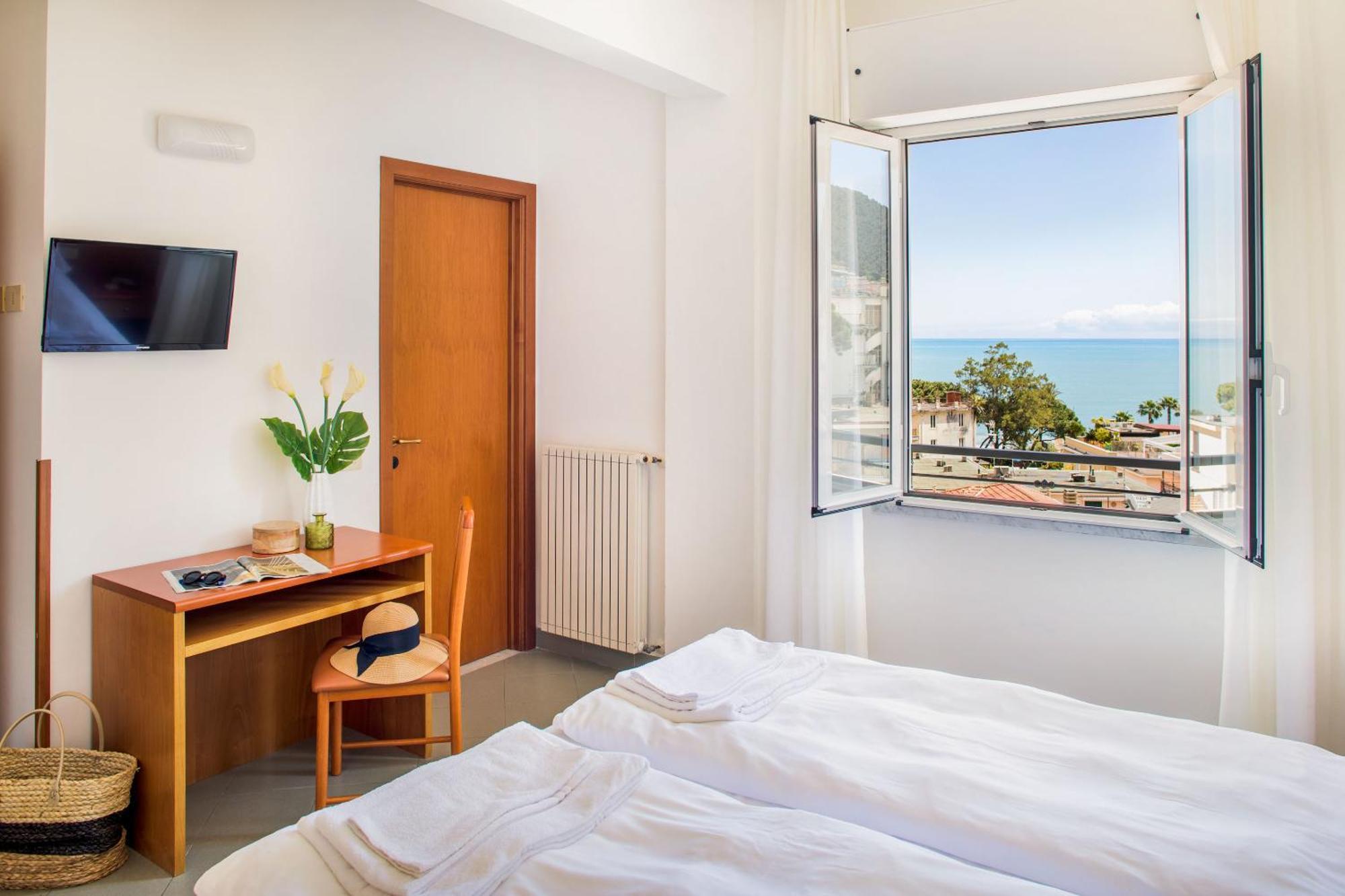 Hotel Tritone Лайгуэлья Экстерьер фото